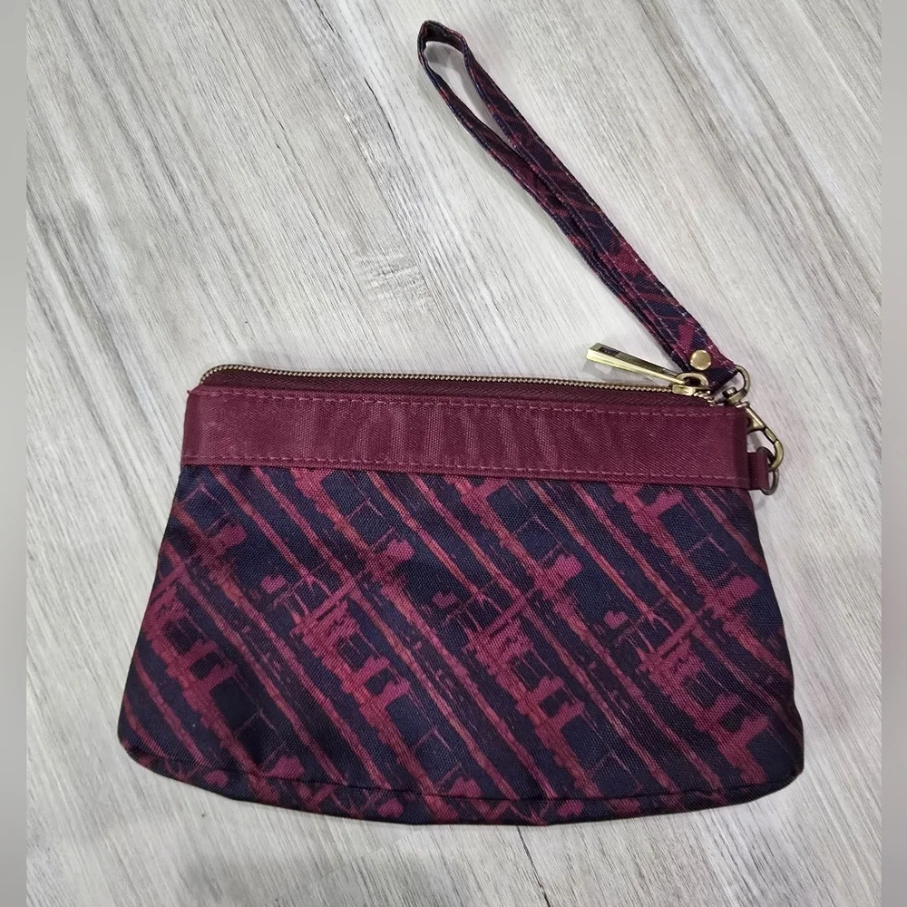 Travelon RFID blocking wristlet clutch wallet Maroon And Navy